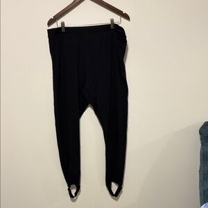 Old Navy Women’s Black Stirrup Leggings